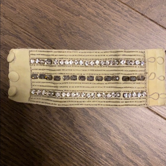 BNWOT Stella and Dot cloth bead and crystal cuff - Picture 4 of 6
